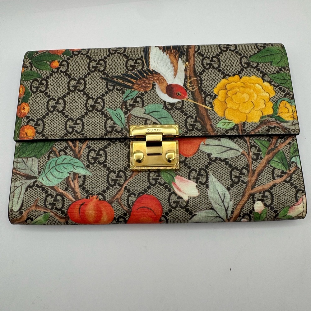 Gucci GG Supreme Tian Cluth - Picture 2 of 10
